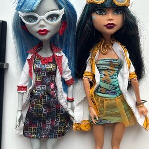 Monster High Mad Science Cleo De Nile & Ghoulia Yelps